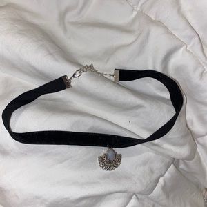 Blue & Silver Pendant Velvet Black Choker